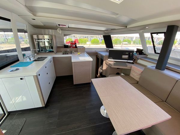 Fountaine Pajot Astrea 42 | Vespera