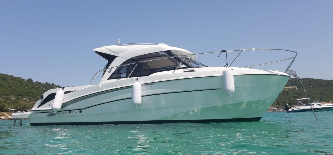 Beneteau Antares 8 | Beleca