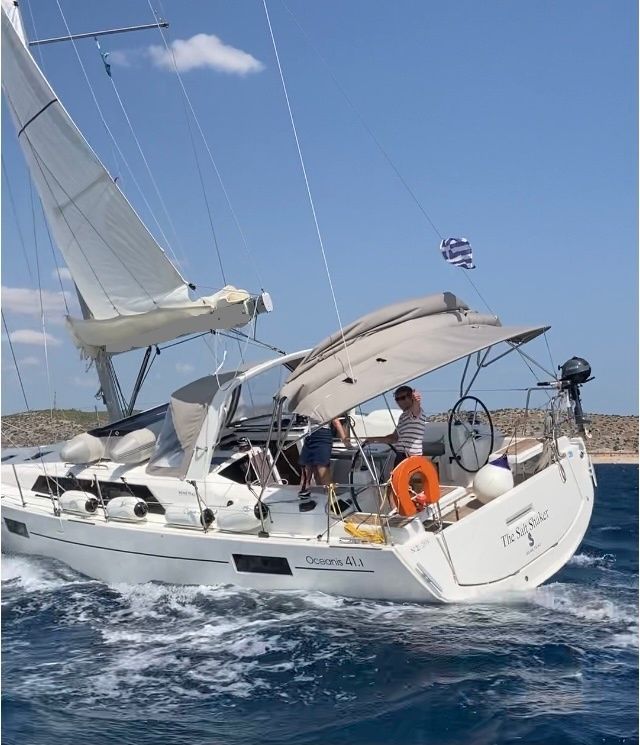Beneteau Oceanis 41.1 | Salt Shaker