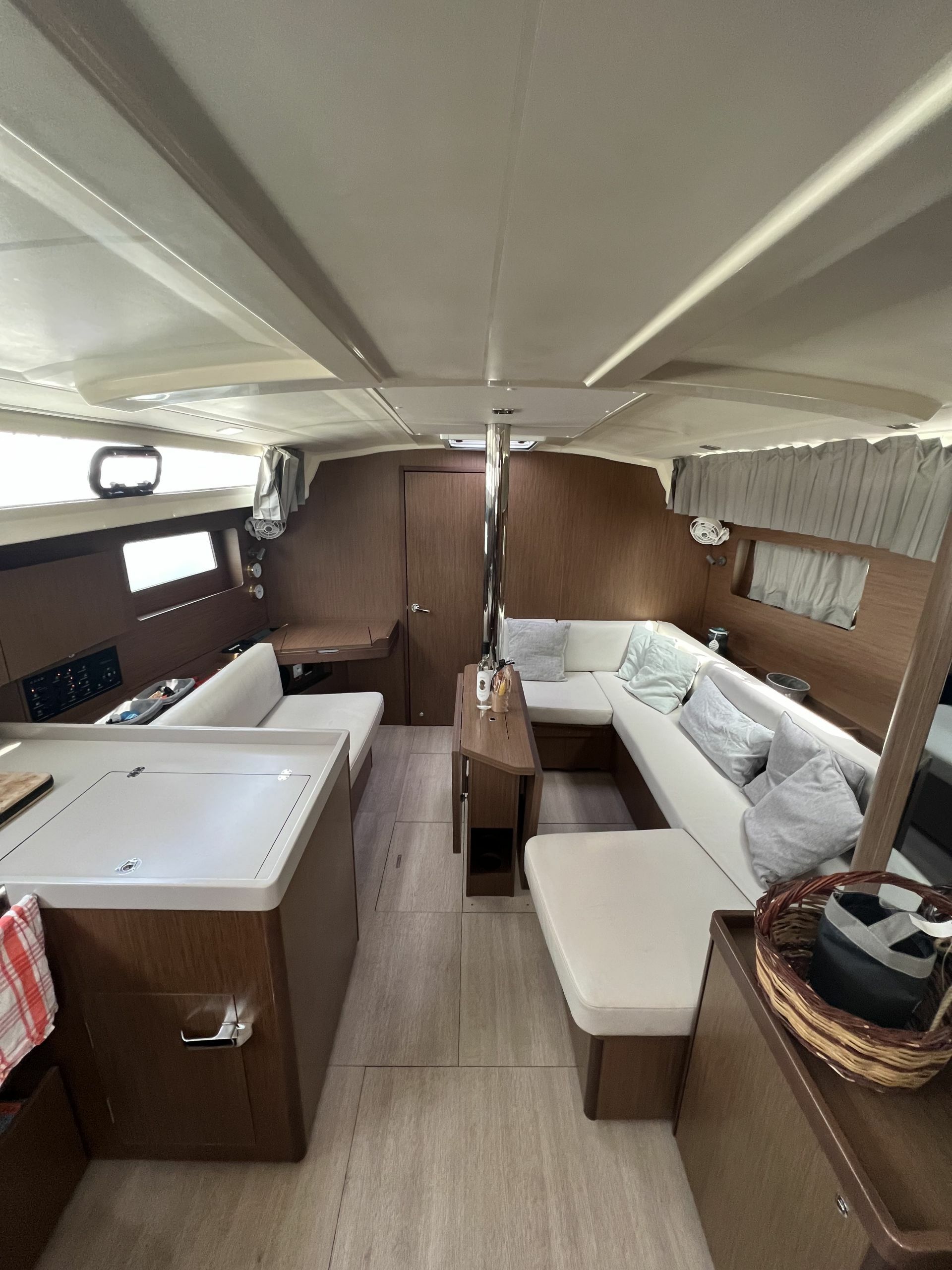 Beneteau Oceanis 41.1 | Salt Shaker