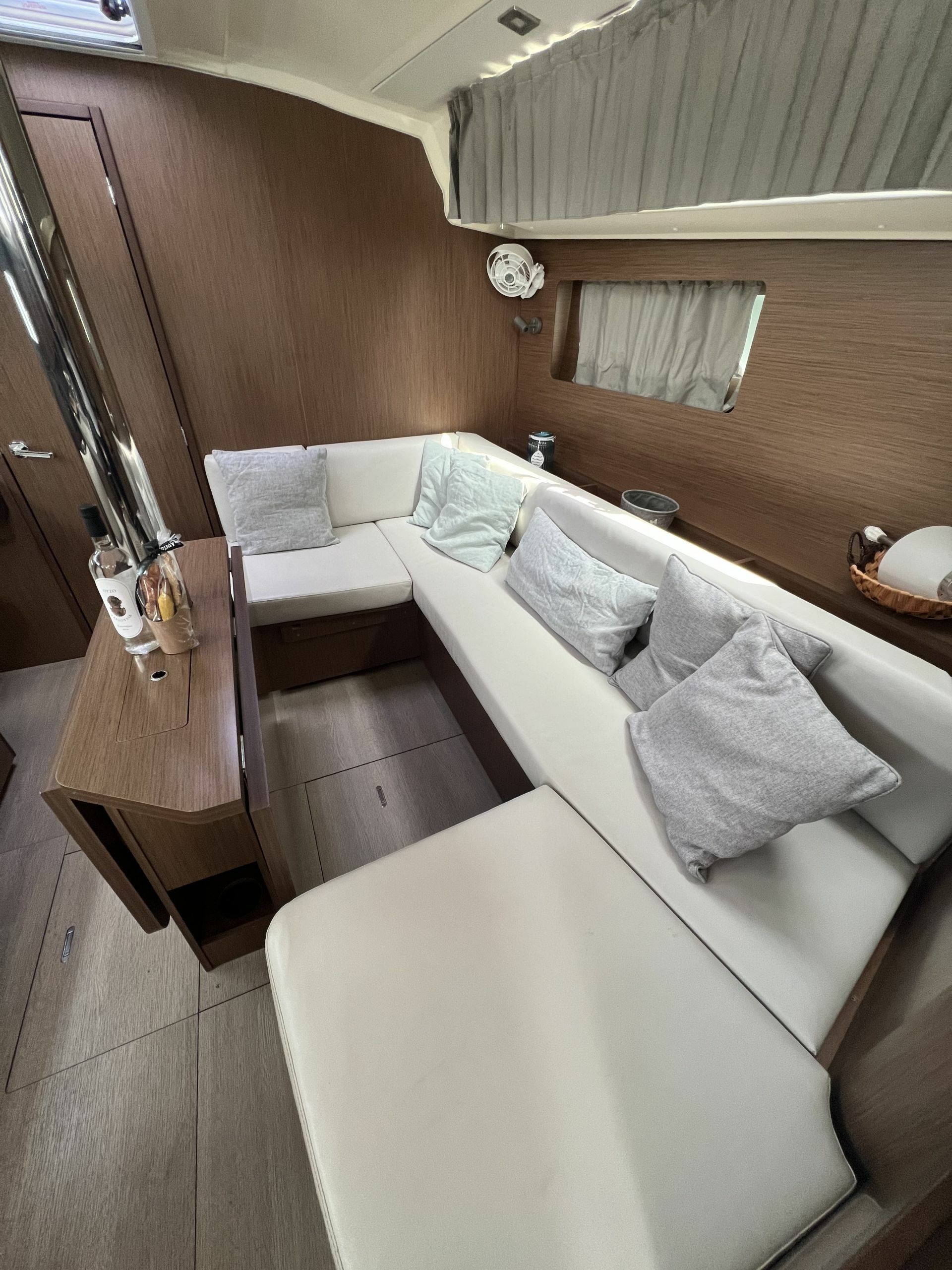 Beneteau Oceanis 41.1 | Salt Shaker