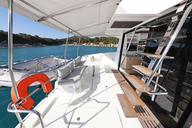 Fountaine Pajot MY 37 | Kalea