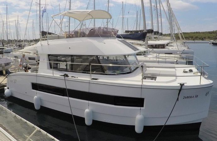 Fountaine Pajot MY 37 | Thunderball