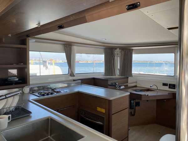 Lagoon 46 | Sundowner