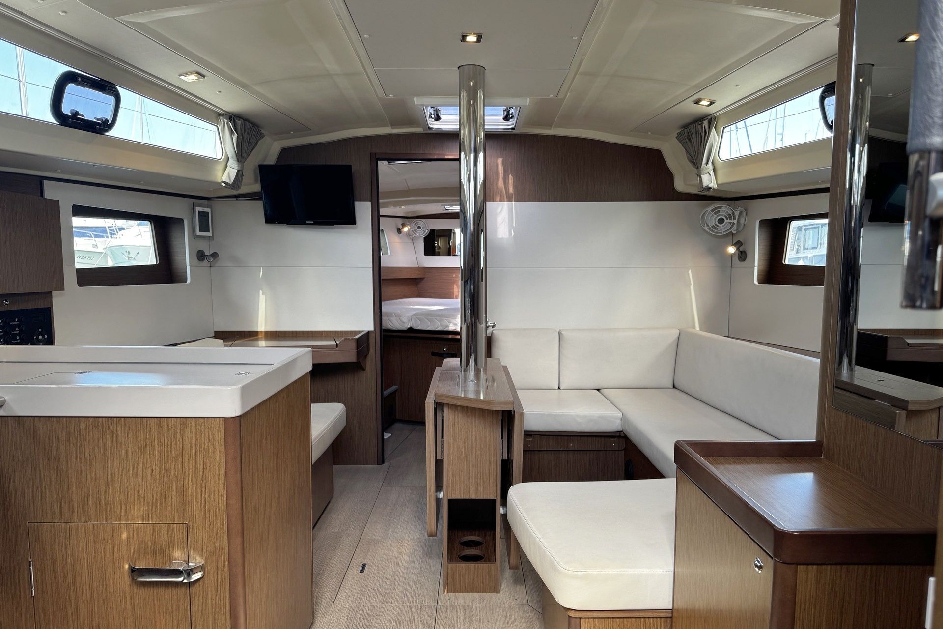 Beneteau Oceanis 41.1 | All Winds