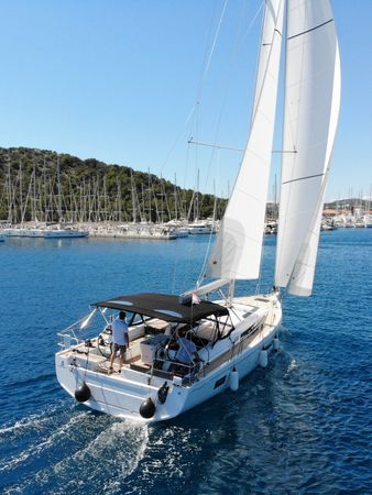 Beneteau Oceanis 51 | Cloudy Bay