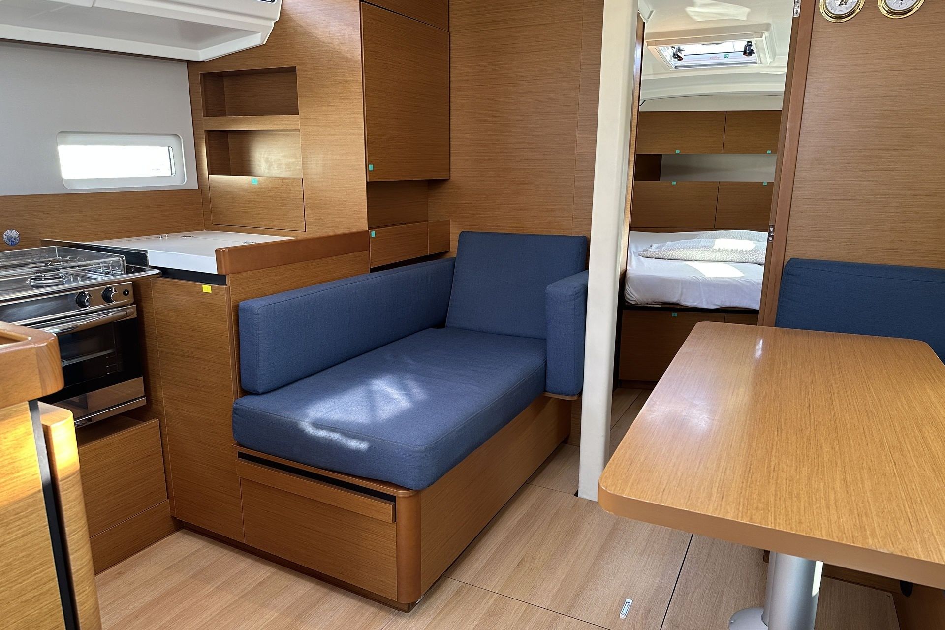Jeanneau Sun Odyssey 410 | Lara