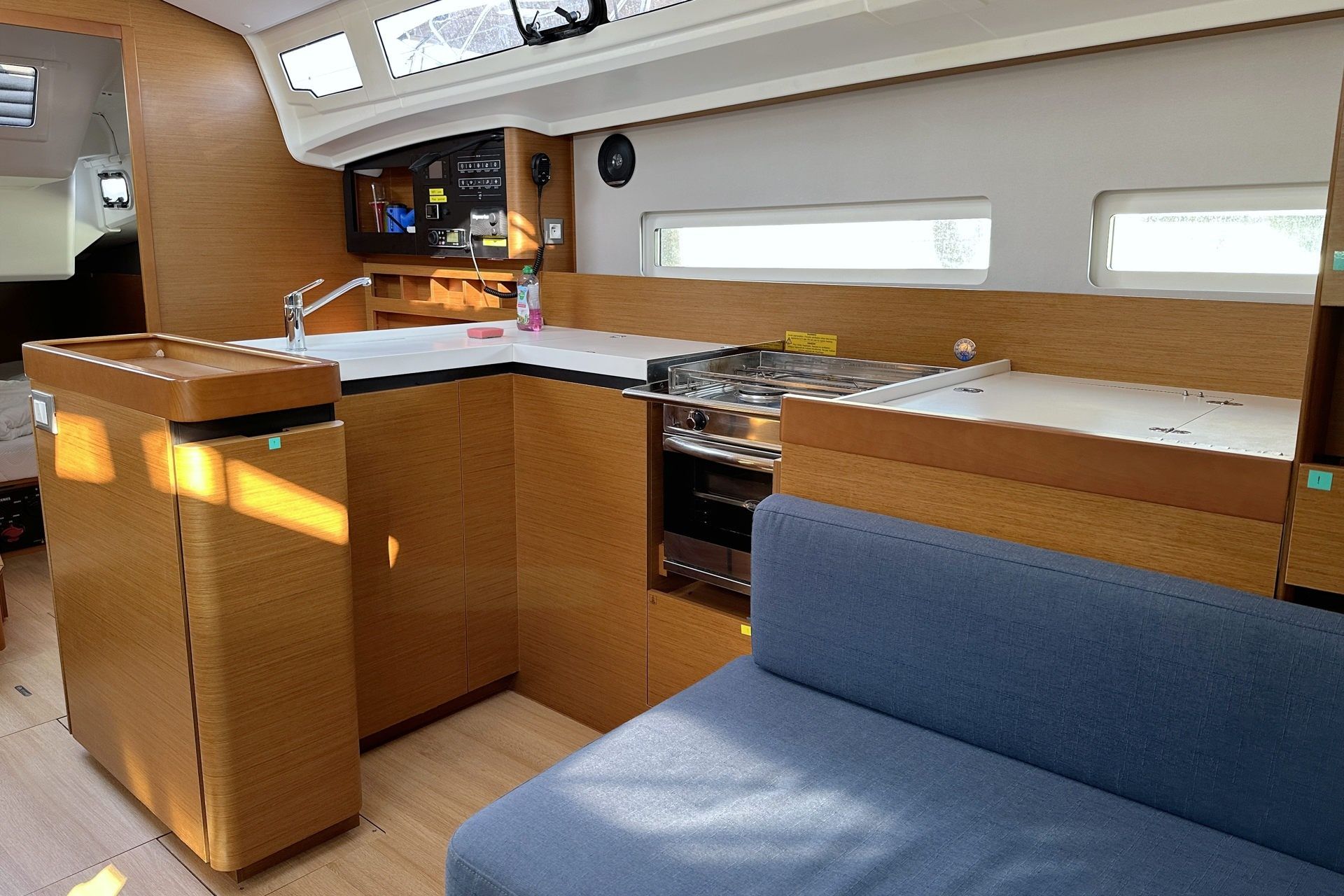 Jeanneau Sun Odyssey 410 | Lara