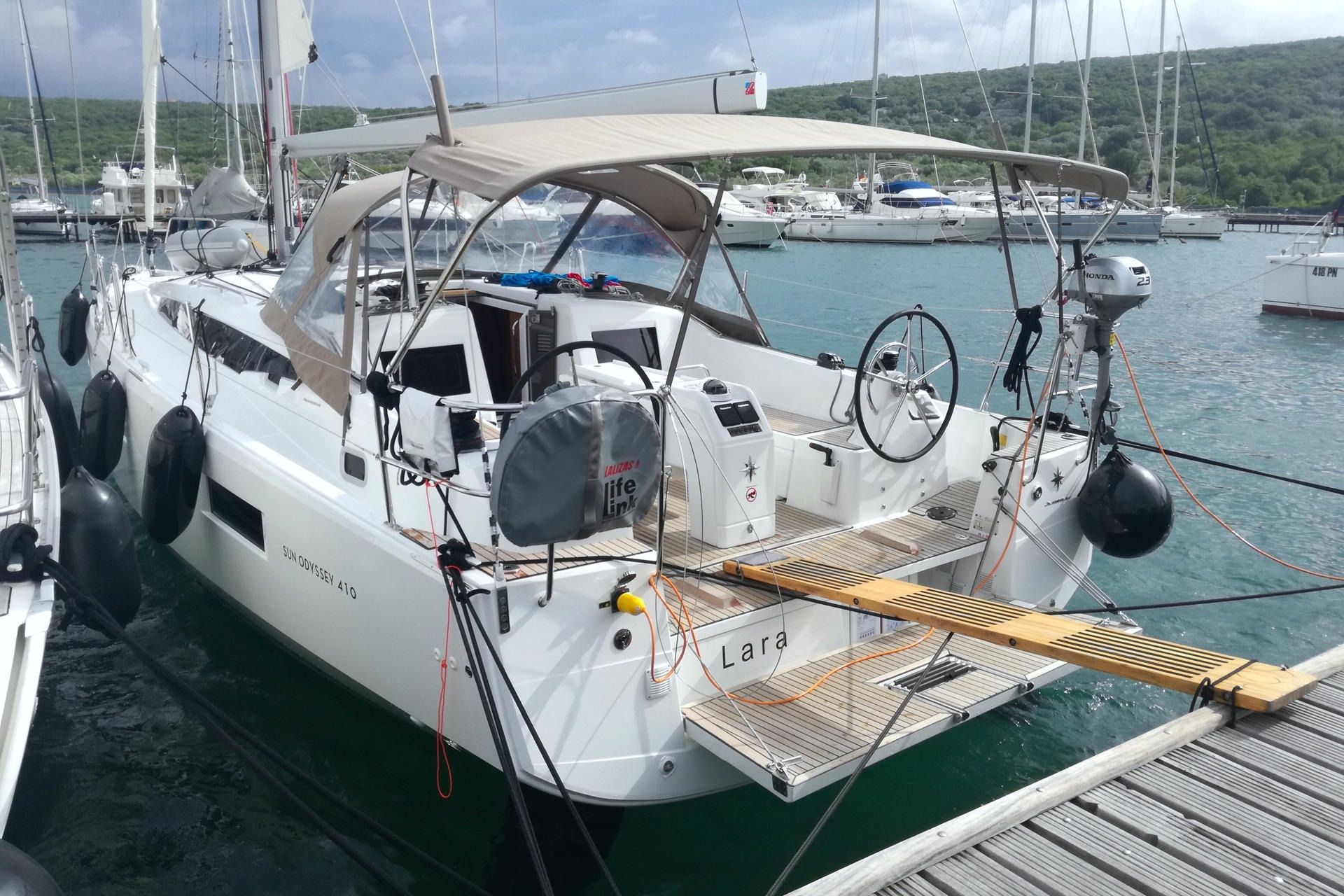 Jeanneau Sun Odyssey 410 | Lara