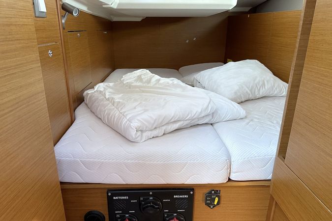 Jeanneau Sun Odyssey 410 | Lara