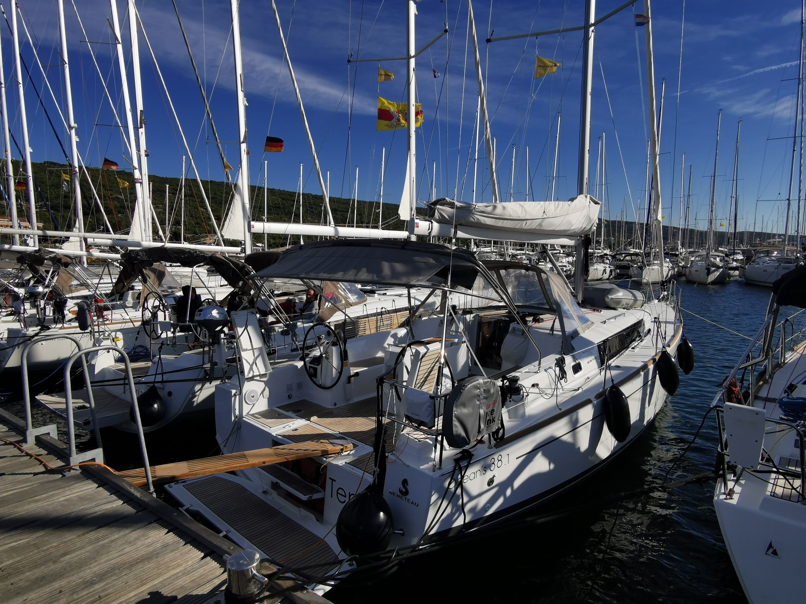 Beneteau Oceanis 38.1 | Tena