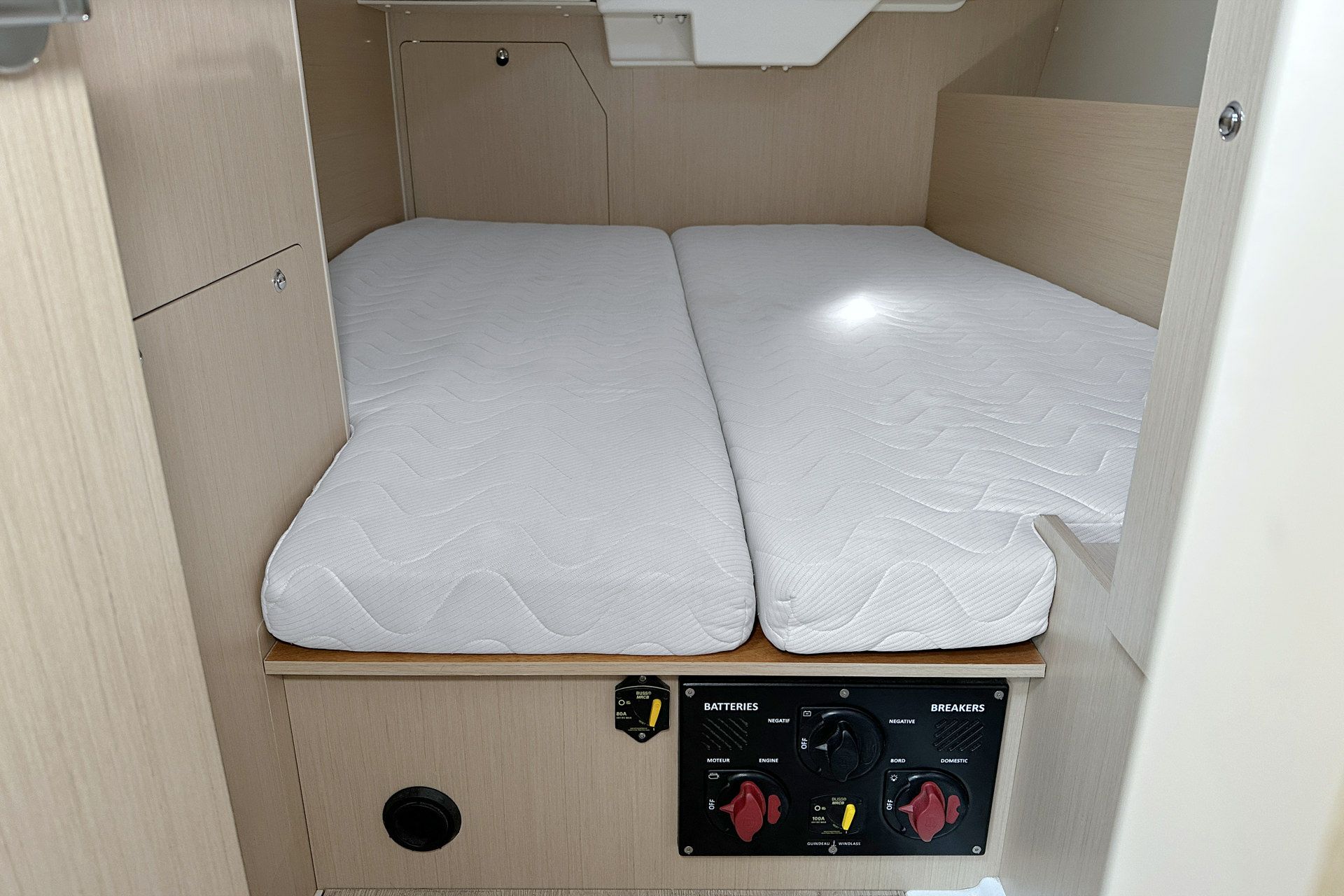 Beneteau Oceanis 38.1 | Tena