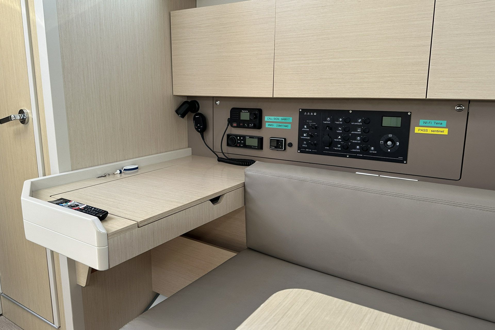 Beneteau Oceanis 38.1 | Tena