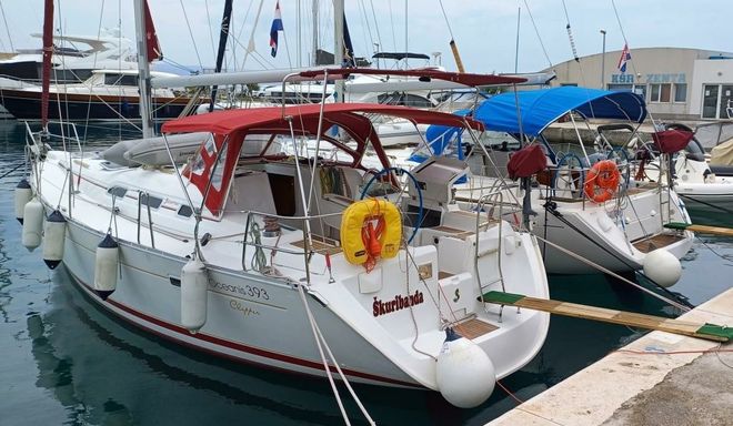Oceanis Clipper 393