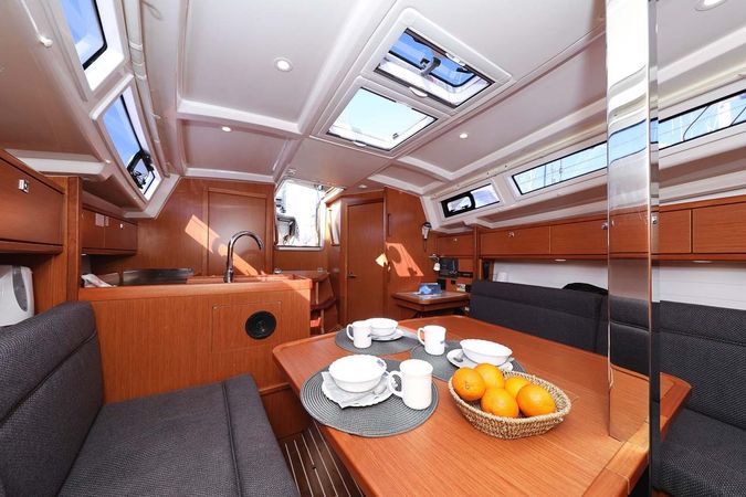 Bavaria Cruiser 33 | Moja Niska