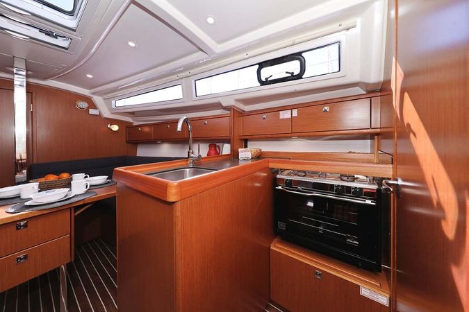 Bavaria Cruiser 33 | Moja Niska