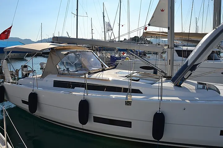 Dufour 390 | Cordelia