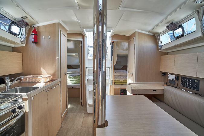 Beneteau Oceanis 38 | La Rose