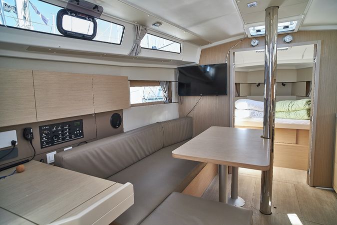 Beneteau Oceanis 38 | La Rose