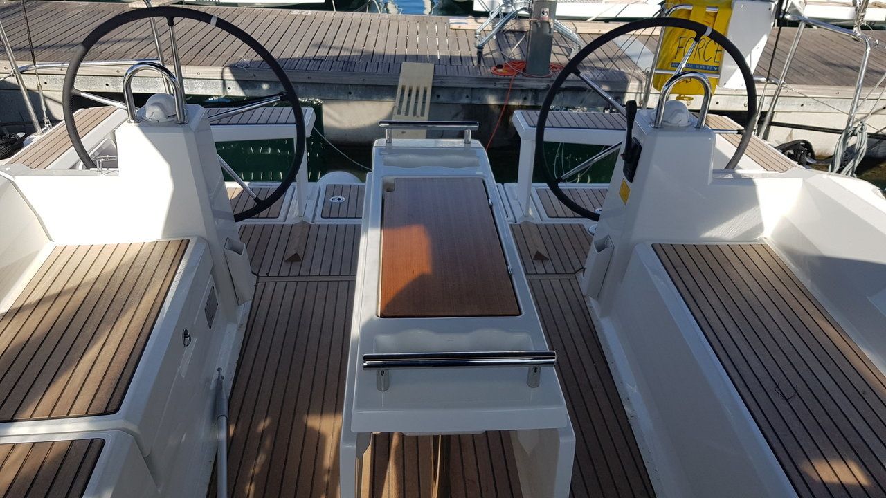 Beneteau Oceanis 38 | La Rose