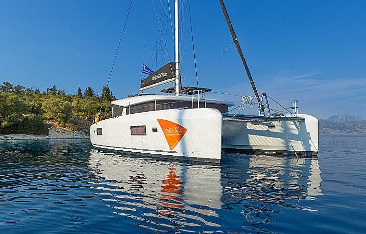 Lagoon 42 | Majorelle Bleu