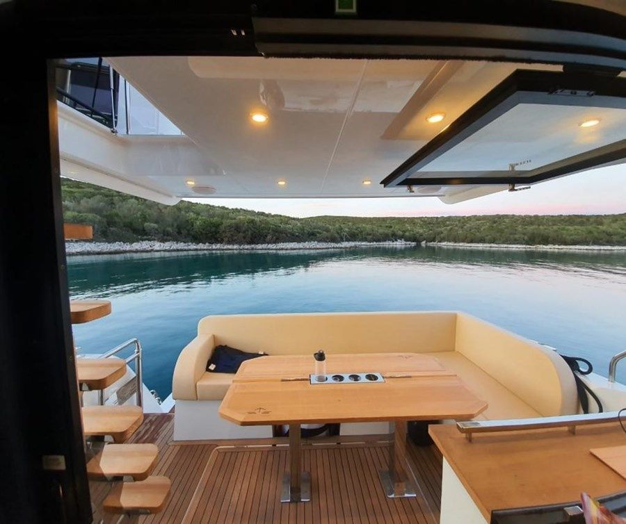 Sealine F430 | Blue Lagoon 2