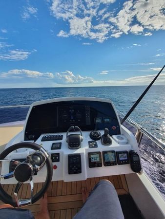 Sealine F430 | Blue Lagoon 2