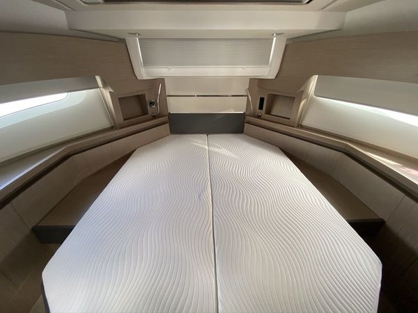 Sealine F430 | Blue Lagoon 2