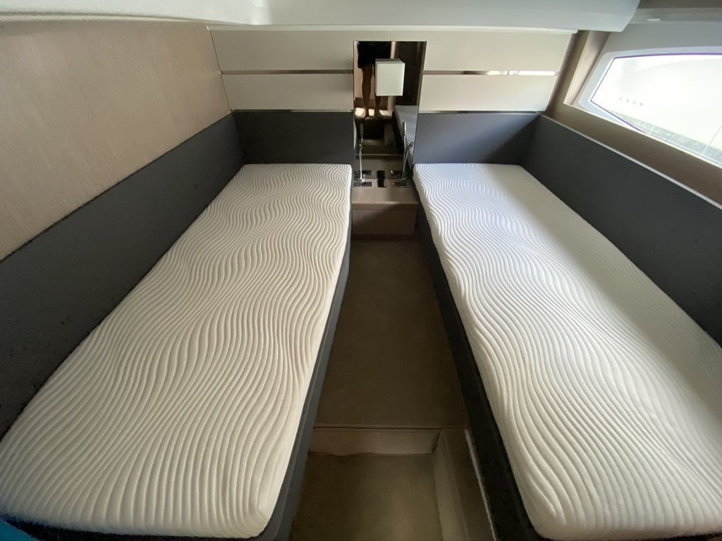 Sealine F430 | Blue Lagoon 2