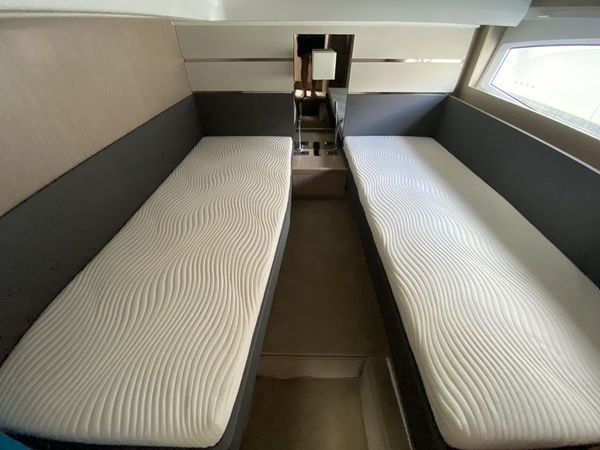 Sealine F430 | Blue Lagoon 2