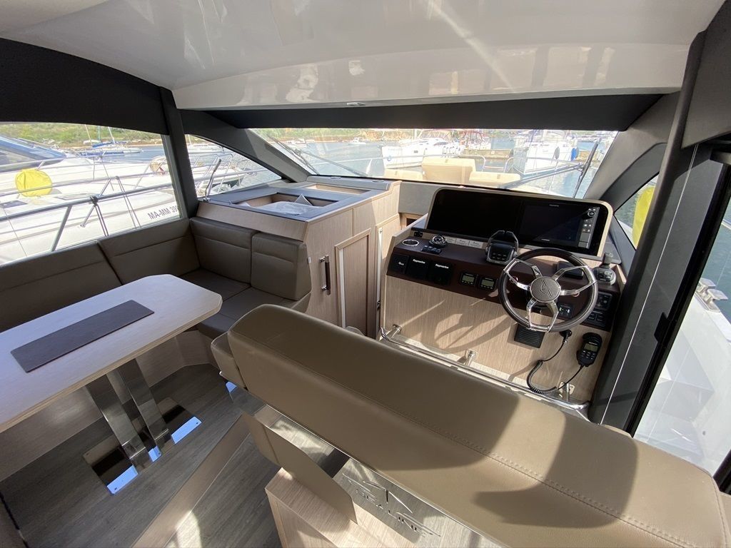 Sealine F430 | Blue Lagoon 2