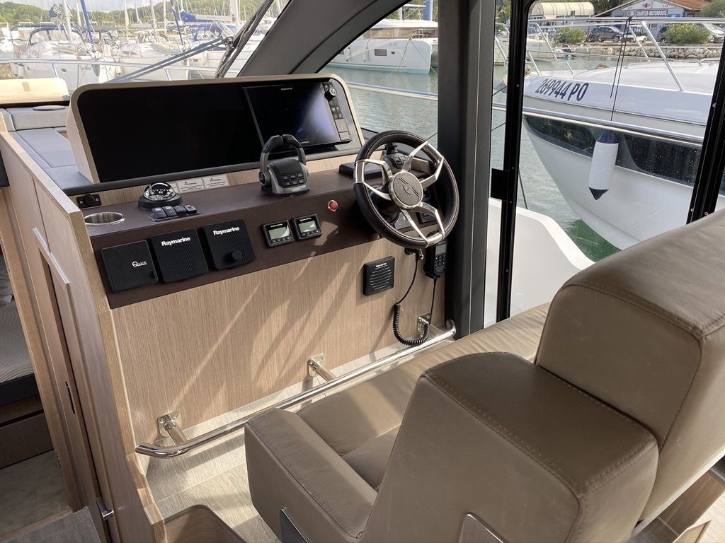 Sealine F430 | Blue Lagoon 2