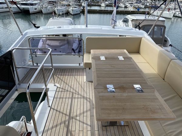 Sealine F430 | Blue Lagoon 2