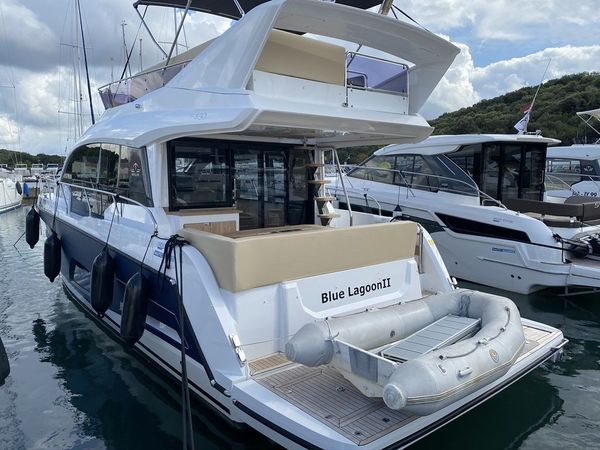 Sealine F430 | Blue Lagoon 2