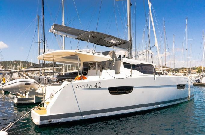 Fountaine Pajot Astrea 42 | Ion