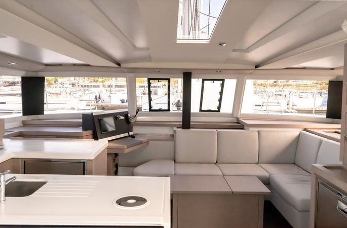 Fountaine Pajot Astrea 42 | Ion