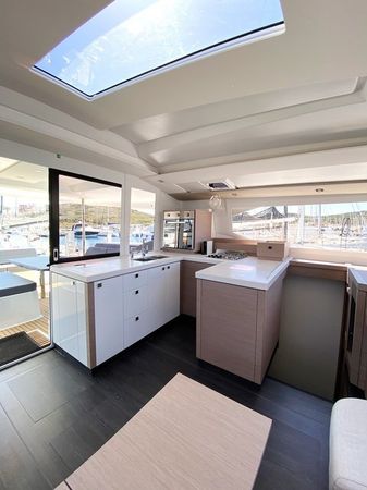Fountaine Pajot Astrea 42 | Ion