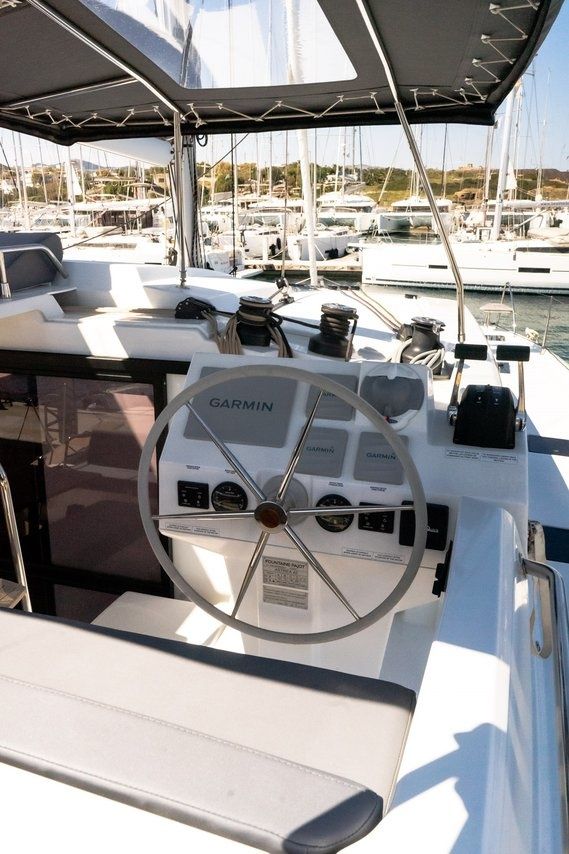 Fountaine Pajot Astrea 42 | Ion
