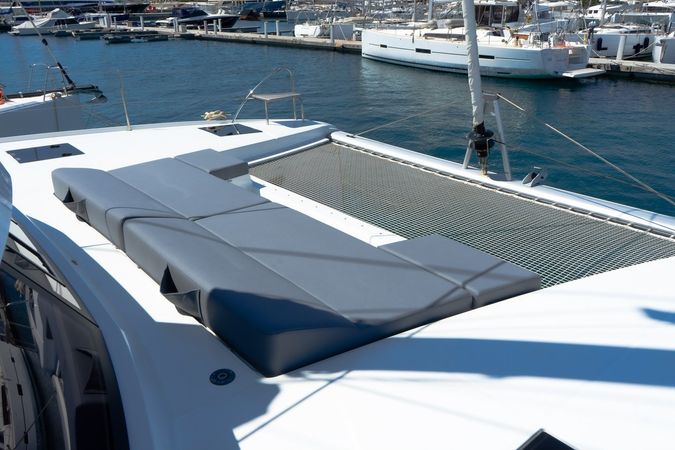 Fountaine Pajot Astrea 42 | Ion