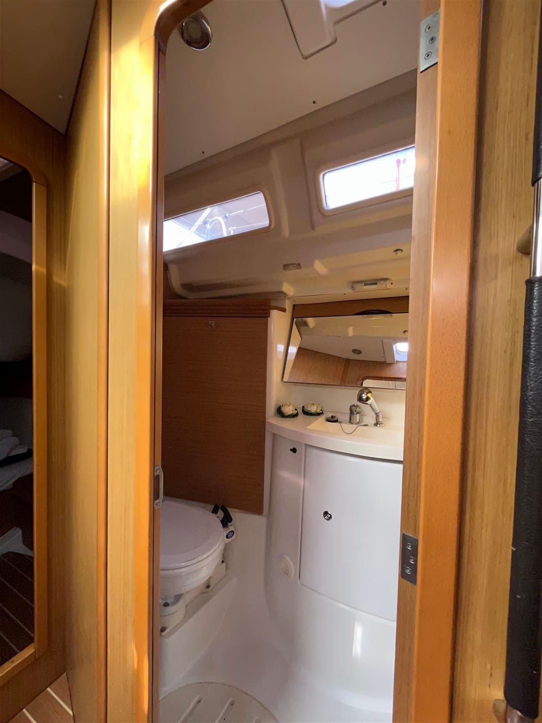 Jeanneau Sun Odyssey 42 | Waterproof
