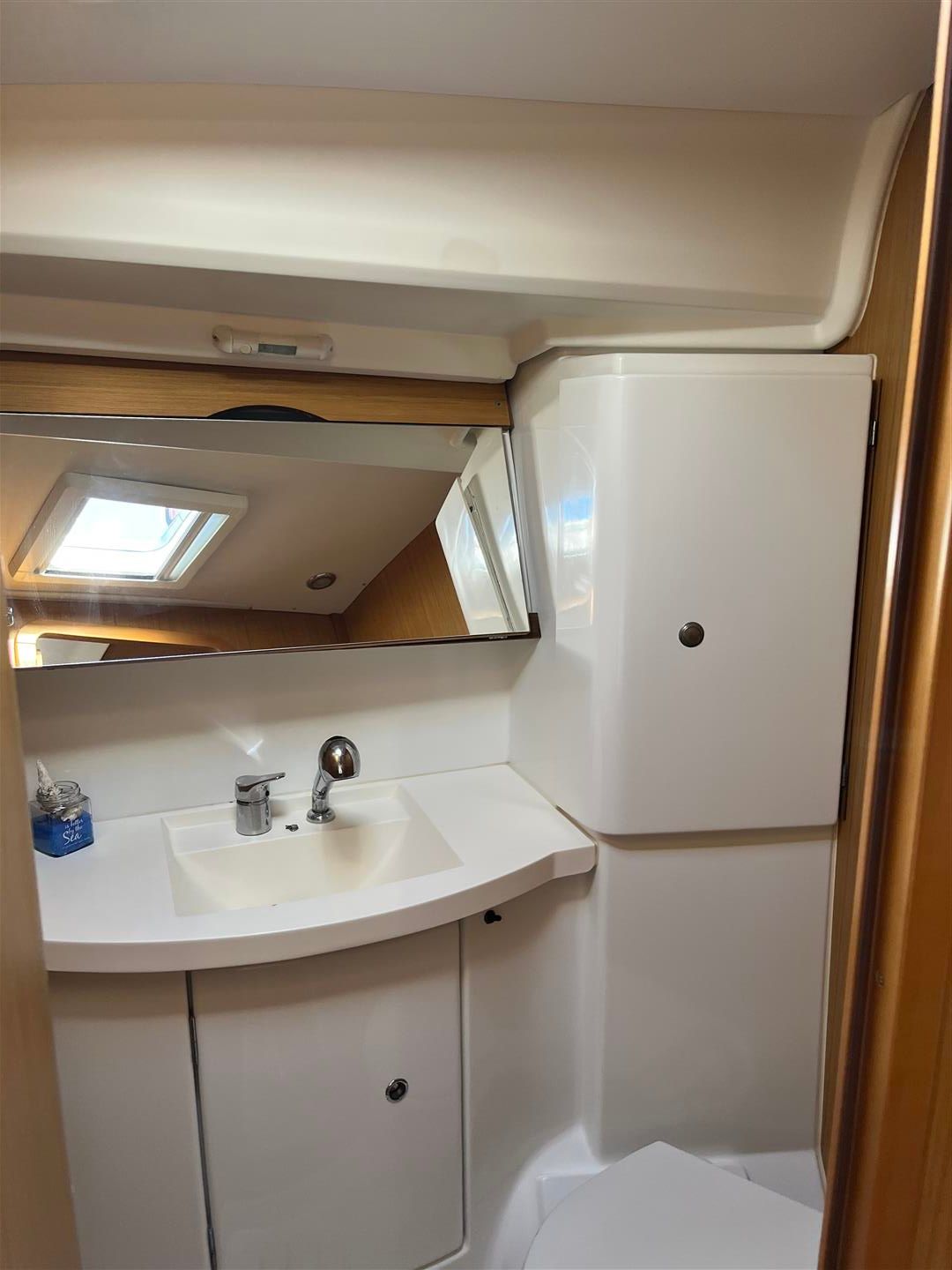 Jeanneau Sun Odyssey 42 | Waterproof