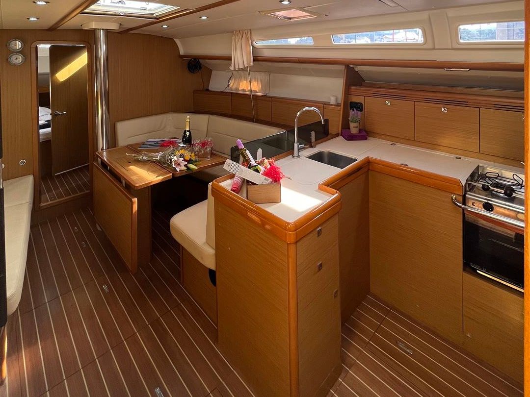 Jeanneau Sun Odyssey 42 | Waterproof