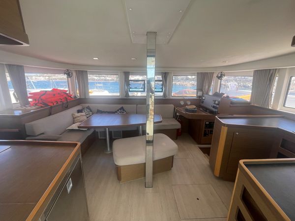 Lagoon 42 | Wind Whisper
