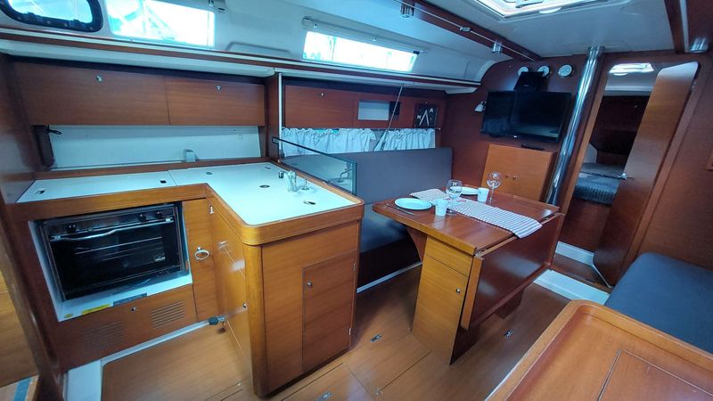 Dufour 335 | Caprice 2