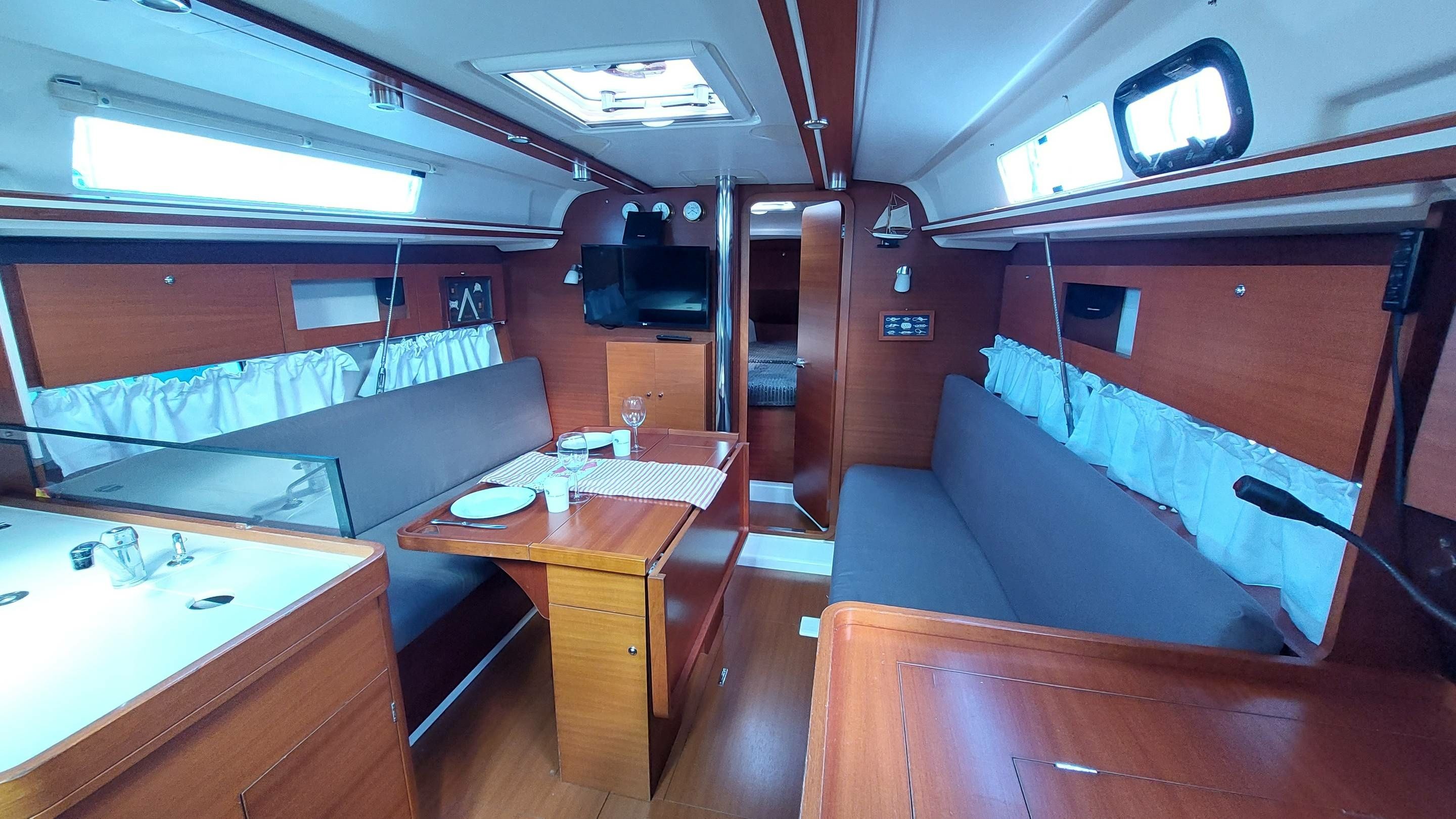 Dufour 335 | Caprice 2