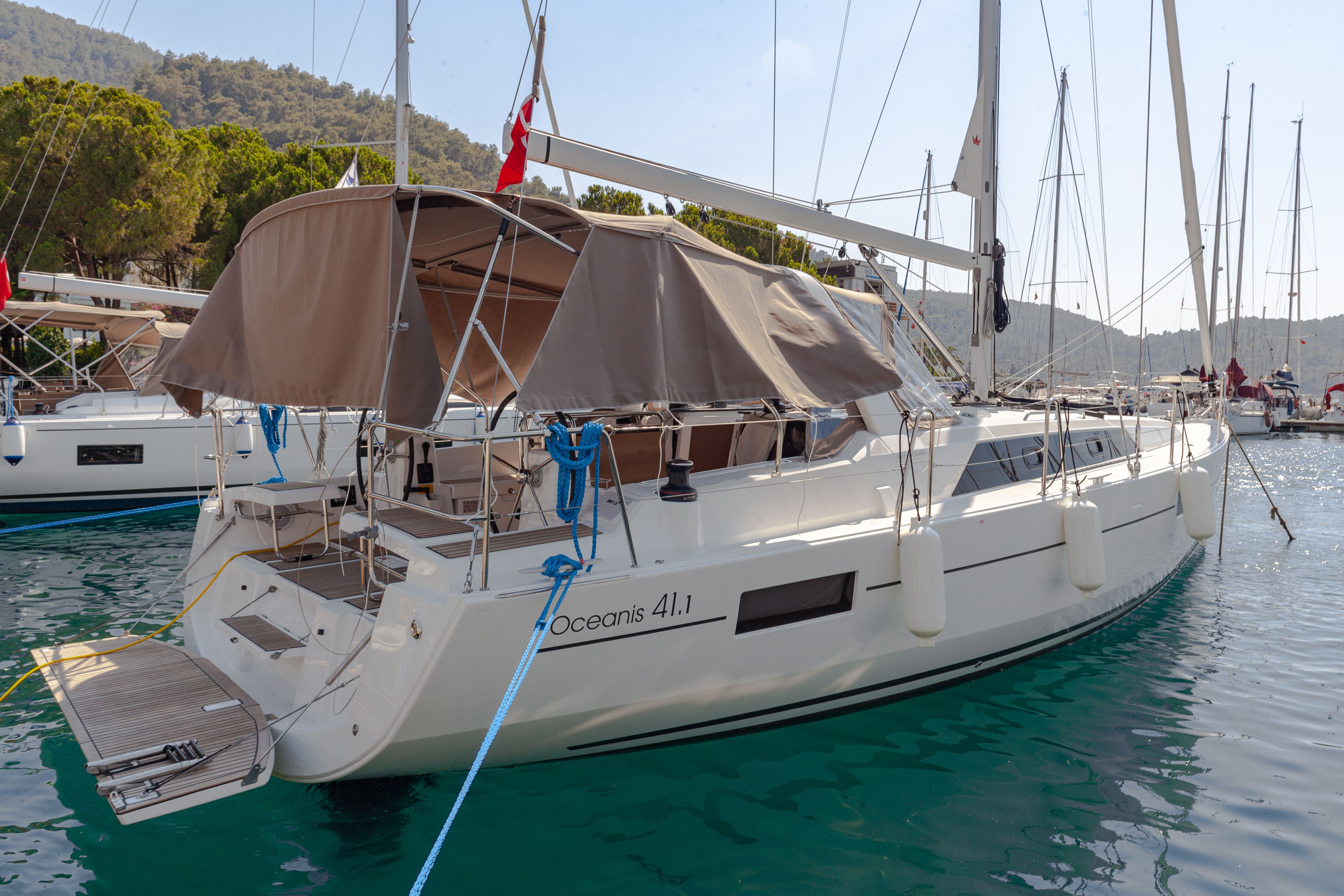 Beneteau Oceanis 41.1 | Sail Orion