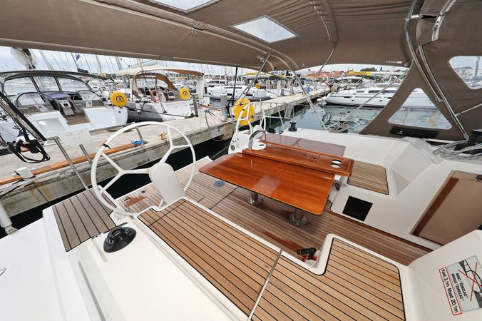 Bavaria C42 | Maupiti