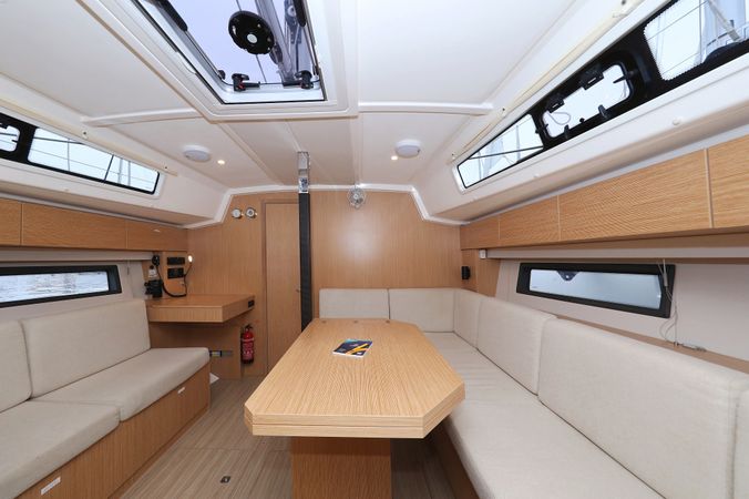 Bavaria C42 | Maupiti