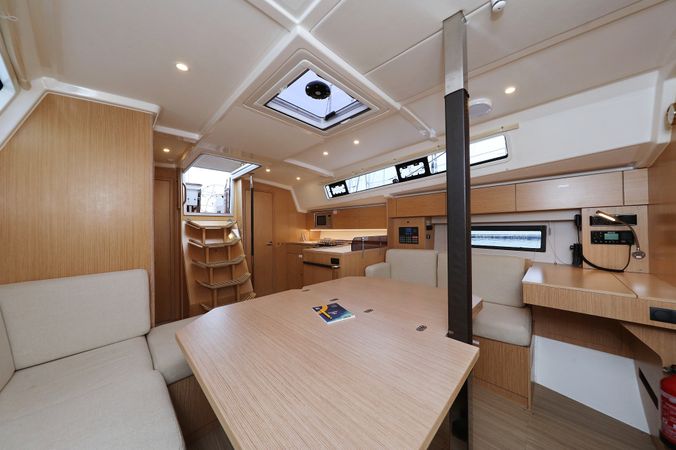 Bavaria C42 | Maupiti