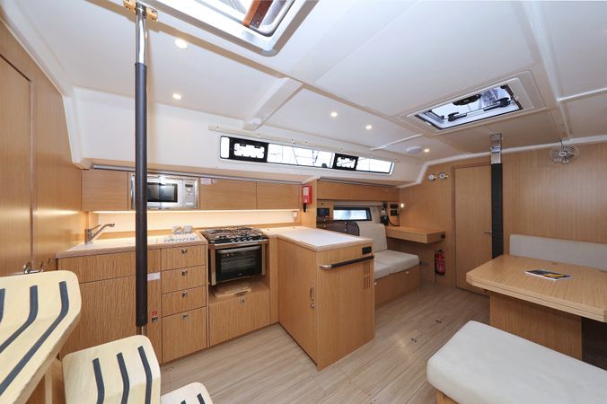 Bavaria C42 | Maupiti
